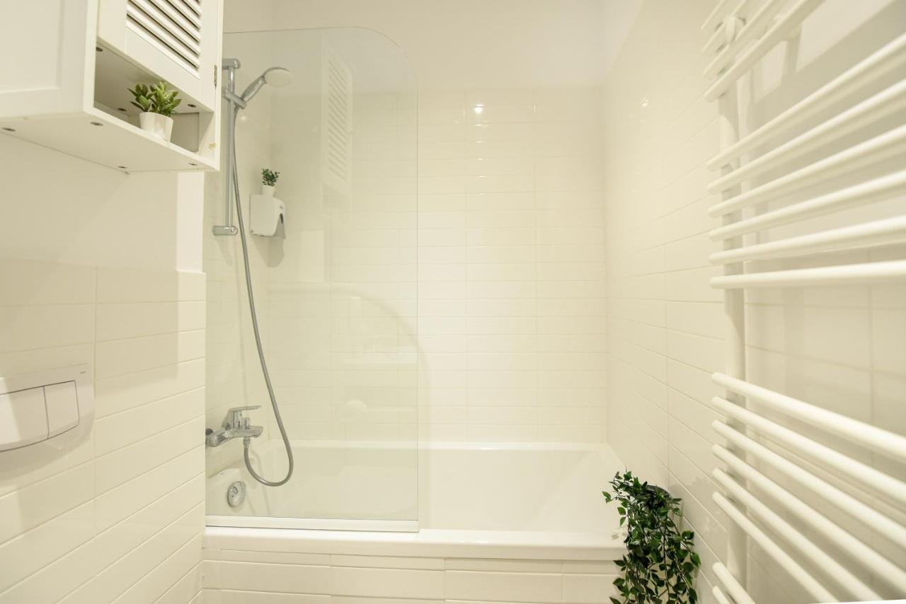The Geometrist - Stunning 1br With Balcony Bucharest