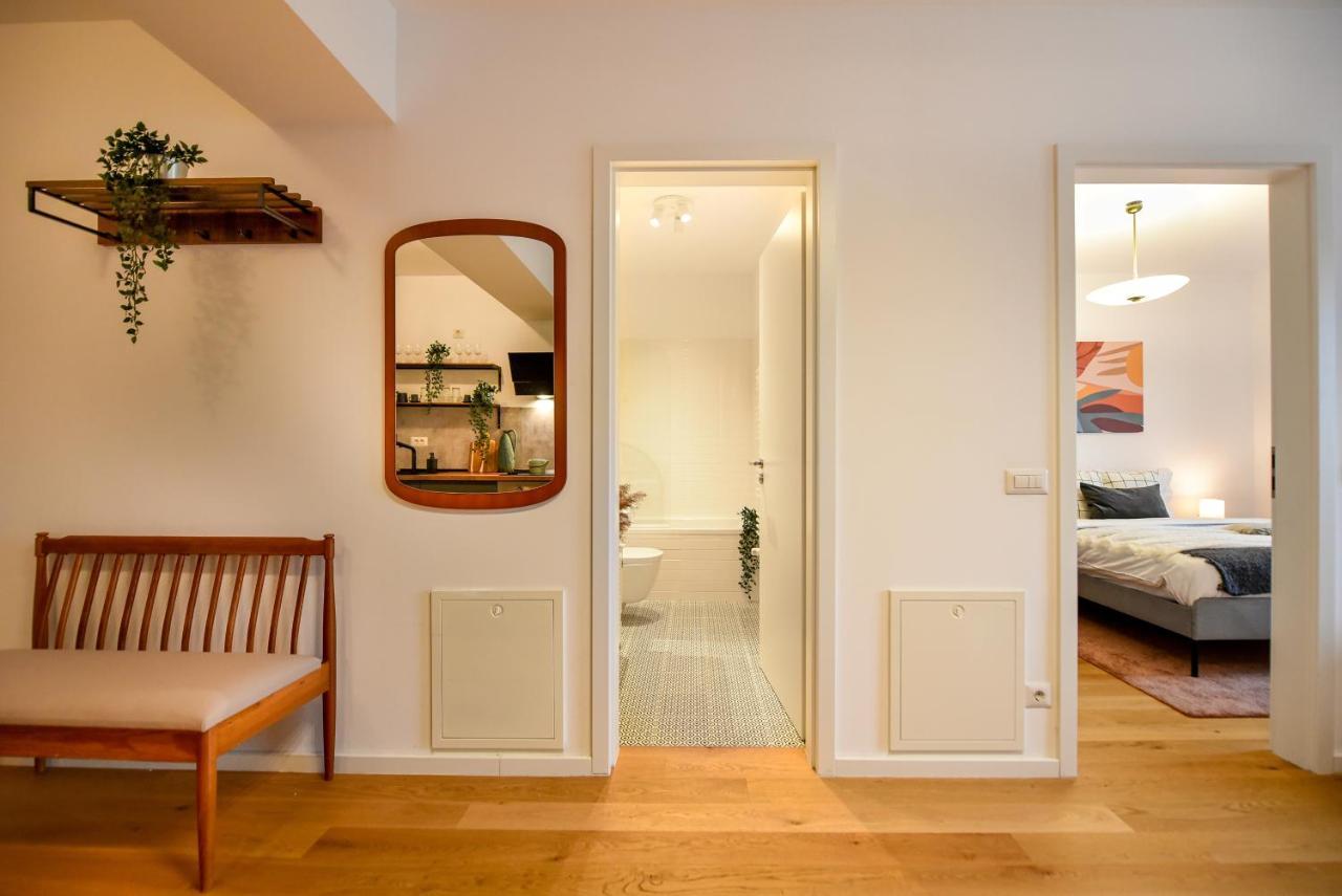 The Geometrist - Stunning 1br With Balcony * Bucharest