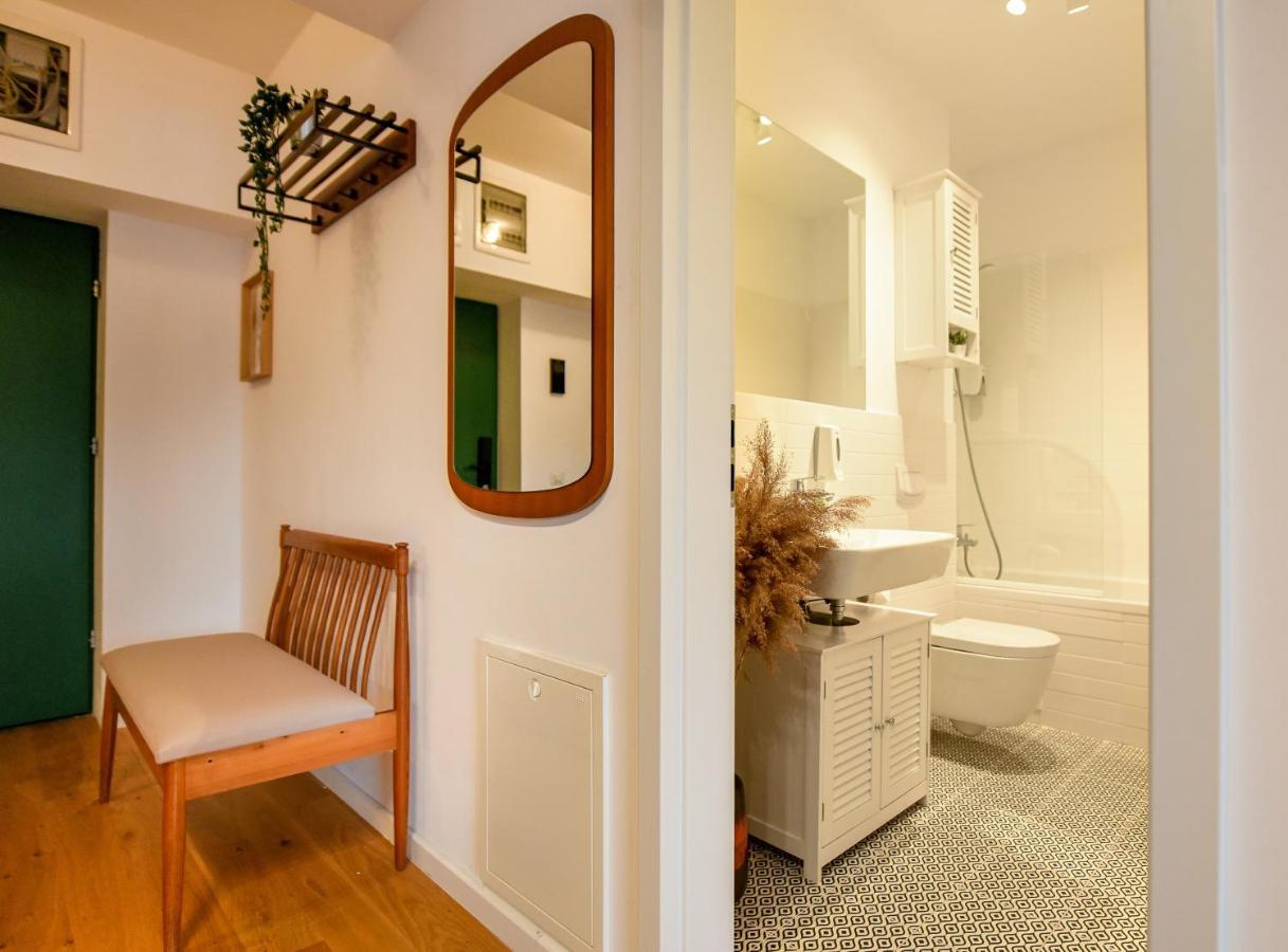 The Geometrist - Stunning 1br With Balcony Bucharest