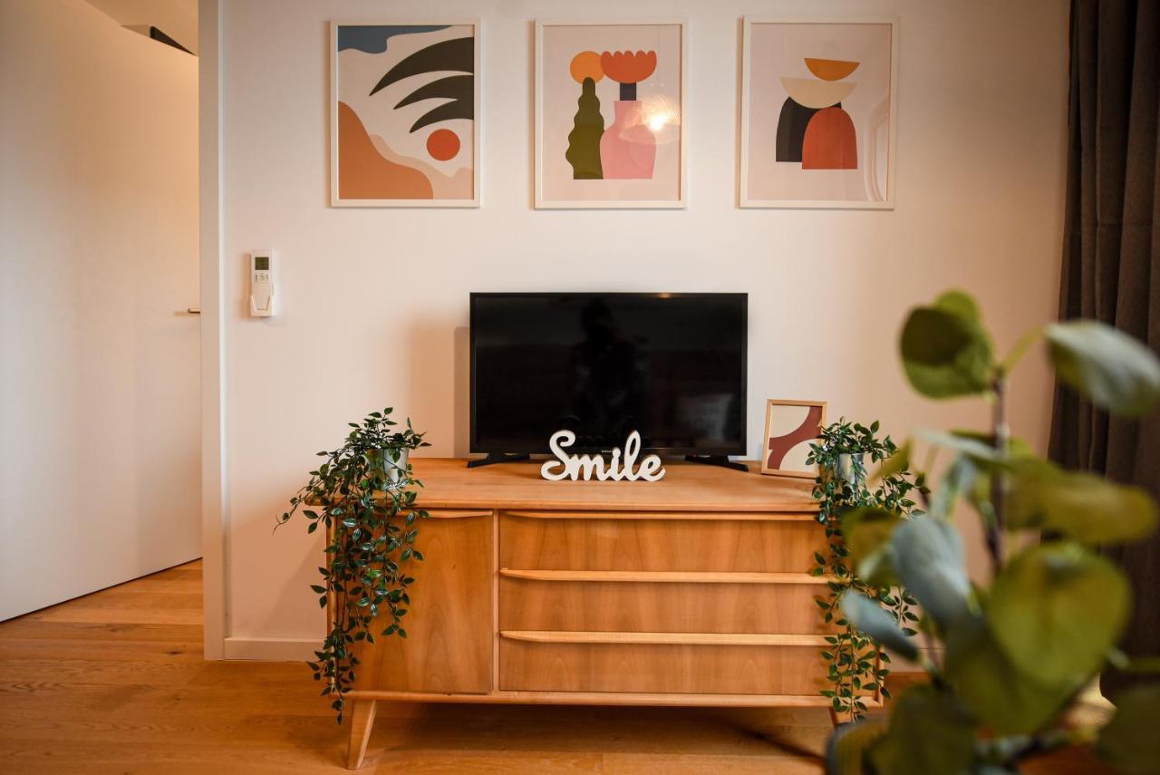 The Geometrist - Stunning 1br With Balcony Apartment Bucharest