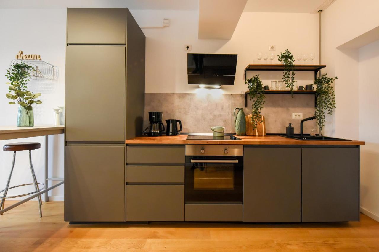 The Geometrist - Stunning 1br With Balcony Bucharest