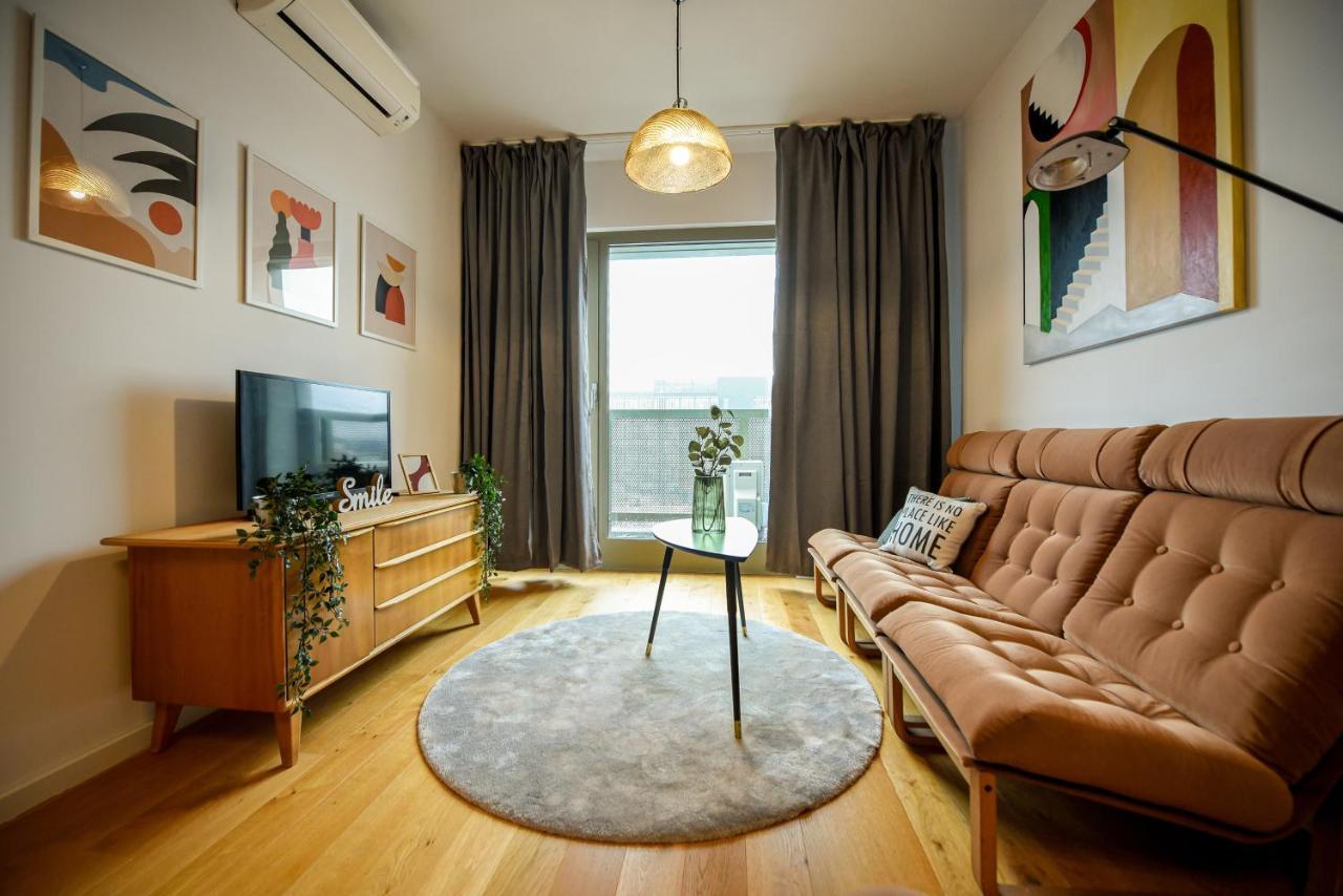 The Geometrist - Stunning 1br With Balcony Apartment