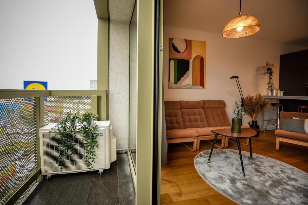The Geometrist - Stunning 1br With Balcony