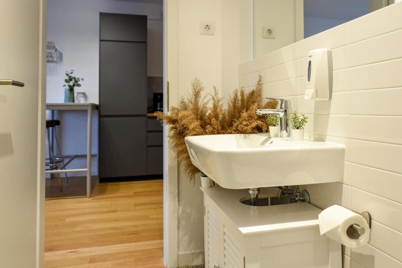 The Geometrist - Stunning 1br With Balcony * Bucharest