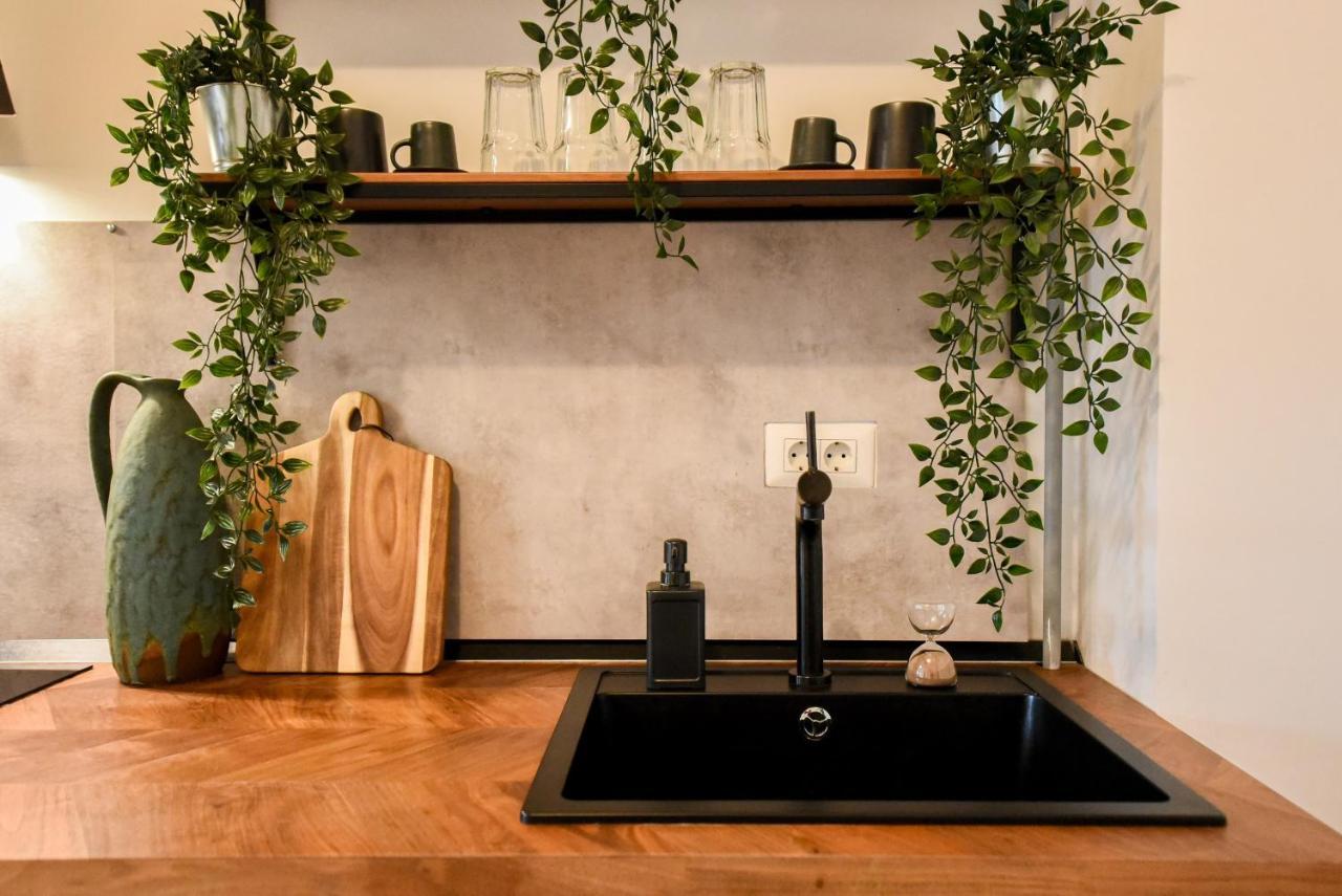 The Geometrist - Stunning 1br With Balcony Apartment Bucharest